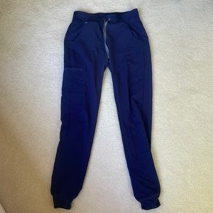 Figs joggers size XS. Only worn twice, I don’t like the way they look on me.